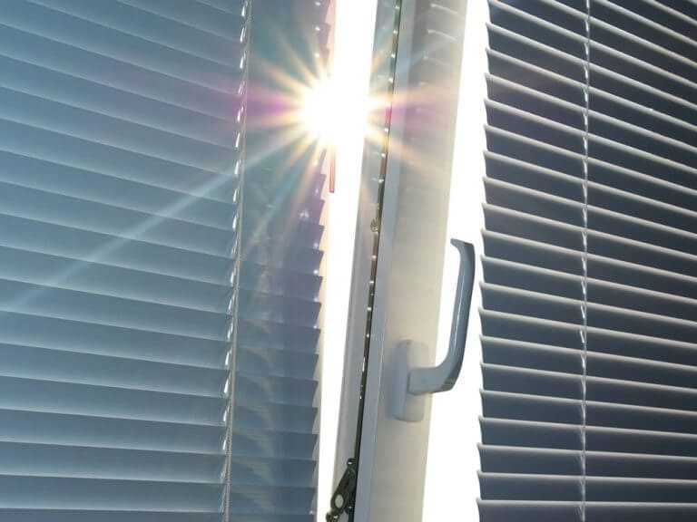 So schützen Sie Ihre Wohnung im Sommer vor Hitze!