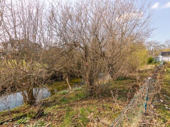 Seltene Chance: Großzügiges Baugrundstück mit Werre-Zugang in Top-Lage von Schötmar - Werre an der südwestlichen Grundstücksgrenze #1