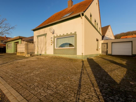 Wohnen, Arbeiten, Gestalten – vielseitiges Wohn- und Gewerbehaus in Lippinghausen - Außenansicht Straße #2 (Einfamilienhaus)