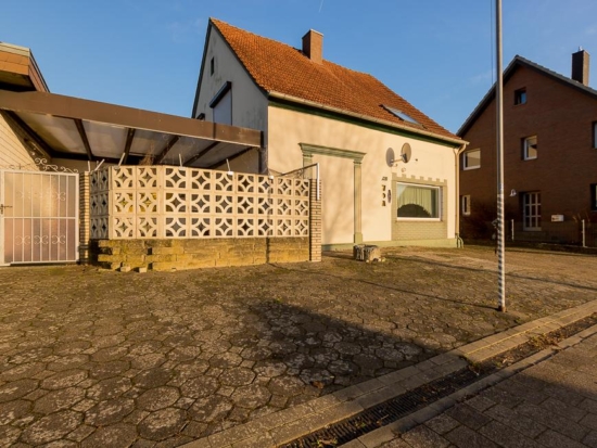 Wohnen, Arbeiten, Gestalten – vielseitiges Wohn- und Gewerbehaus in Lippinghausen - Außenansicht Straße #3 (Einfamilienhaus)