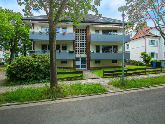 Hochmodern und hochattraktiv! Komplett renovierte ETW im schönen Bad Oeynhausen - Außenansicht #2