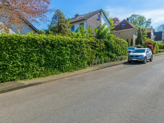 Kapitalanlage: vollvermietetes 3-Familienhaus - provisionsfrei für Käufer - Außenansicht #3