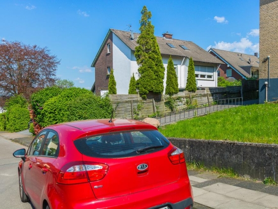 Kapitalanlage: vollvermietetes 3-Familienhaus - provisionsfrei für Käufer - Außenansicht #2