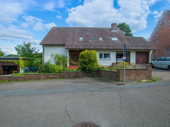 Investoren aufgepasst: Provisionsfreies Zweifamilienhaus in Hiddenhausen - Außenansicht #2